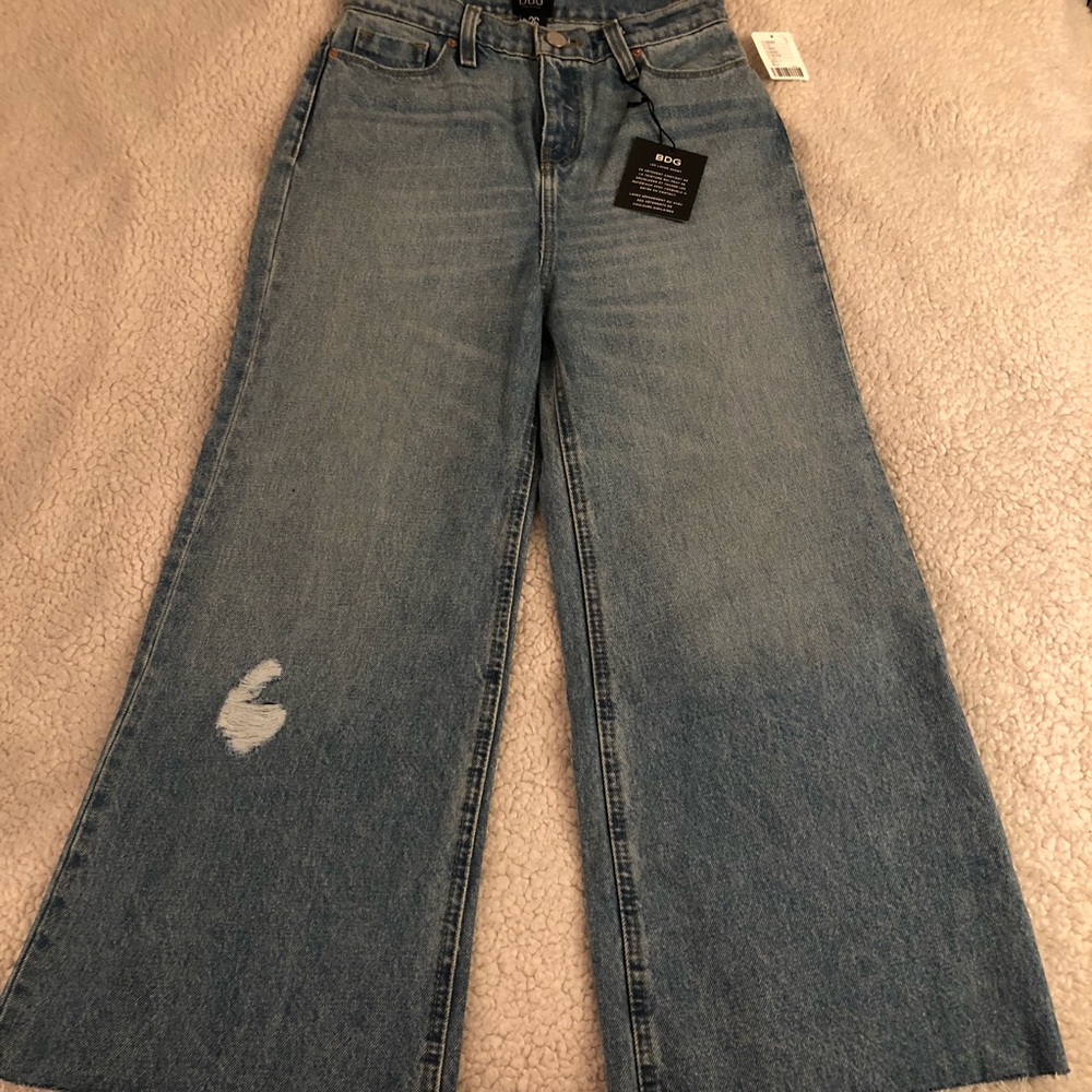 URBAN OUTFITTERS by BDG Cropped Denim Culotte Jean - Picture 5 of 8